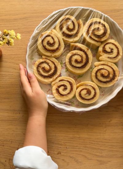 reposar rollitos de canela
