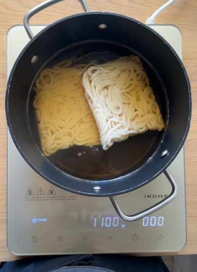 añadir fideos udon