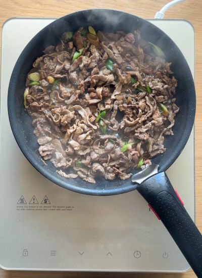 saltear toppings caldo udon