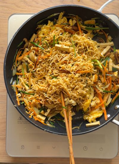 saltear fideos asiaticos