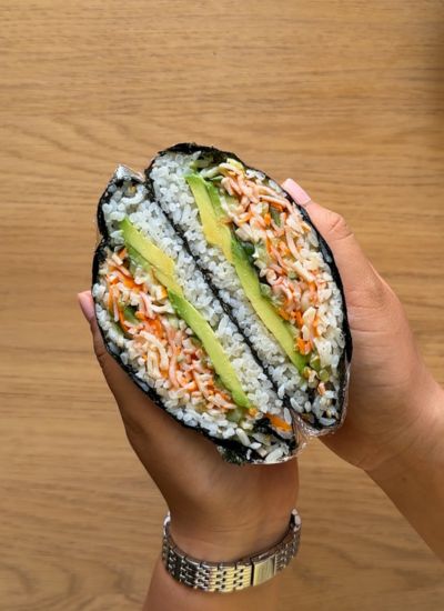 onigirazu de surimi y verduras