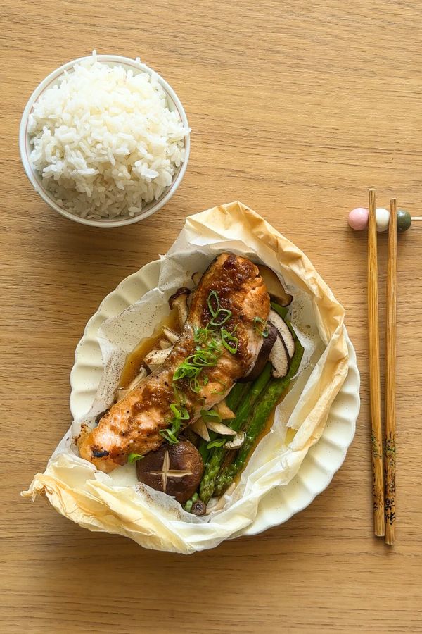 Salmón al Horno en Papillote con Verduras