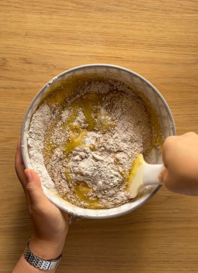 mezclar ingredientes secos con humedos