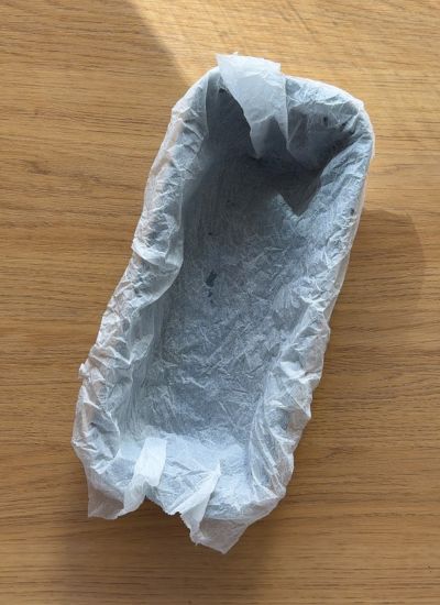 papel de horno en molde tarta zanahoria
