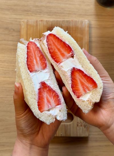 sandwich japones de fresa y nata