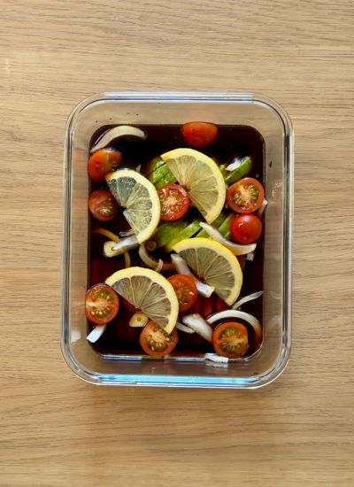 marinar aguacate y otros ingredientes