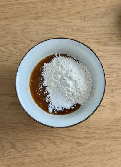 añadir harina cookie a la sarten
