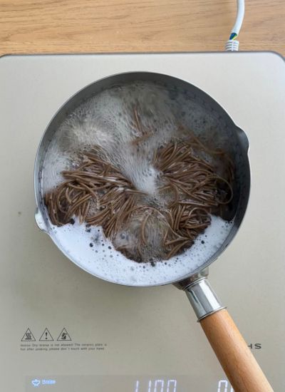 cocer fideos soba