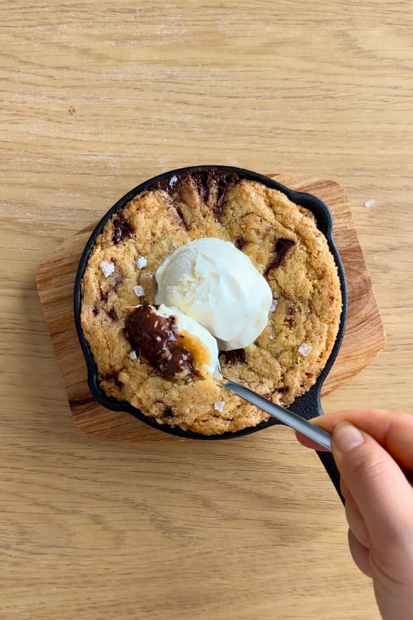 Skillet Cookies: Galletas de Chocolate a la Sartén