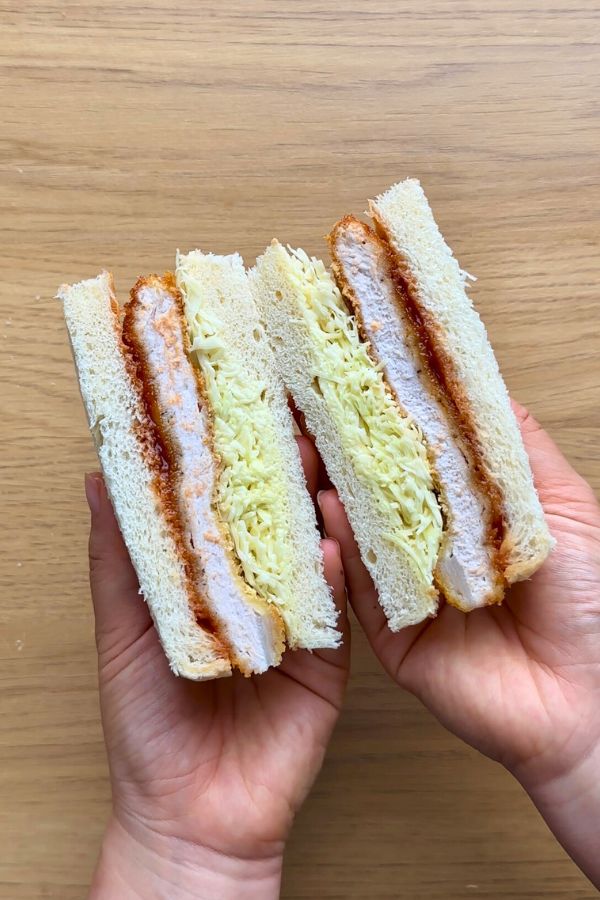 Katsu Sando (Sándwich Japonés de Cerdo Empanado)