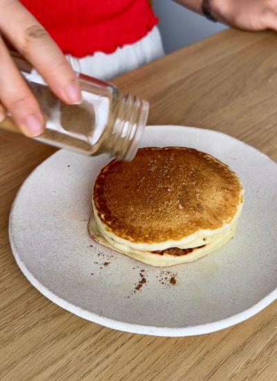 poner canela a tortitas
