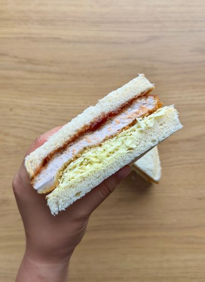 sándwich de cerdo empanado japones