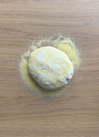 estirar masa pizza
