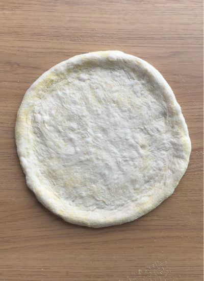 massa pizza estirada