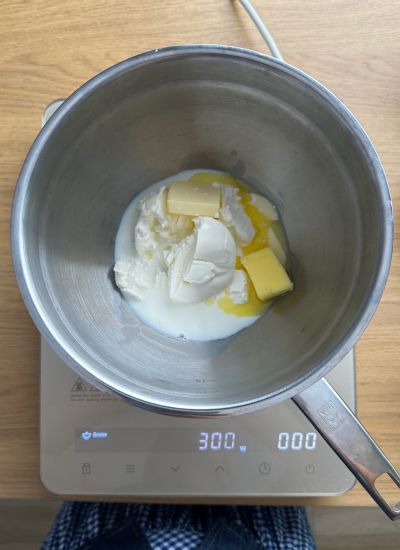 mezclar ingredientes pastel de queso japones