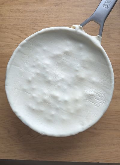 colocar hojaldre a pastel de pollo