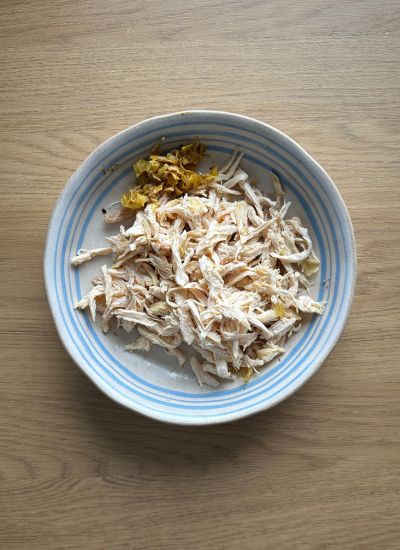 pollo desmenuzado para pastel de pollo