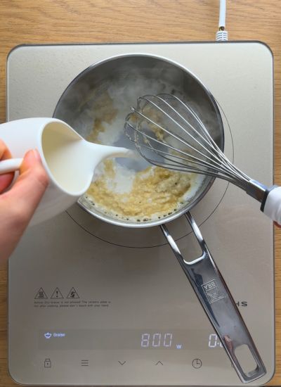 añadir leche para bechamel