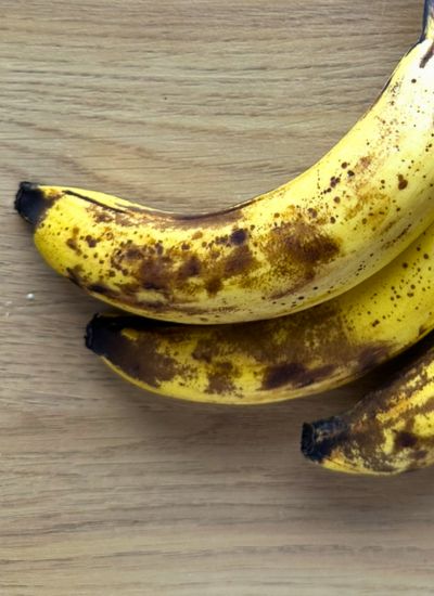 color platano maduro banana bread