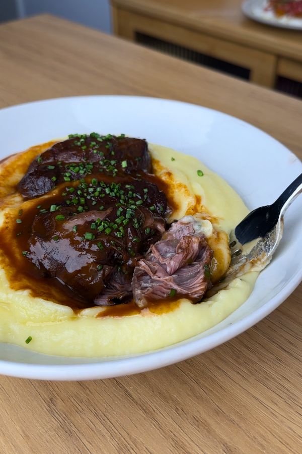 Carrilleras de Cerdo al Vino Tinto (Tiernas y Melosas)