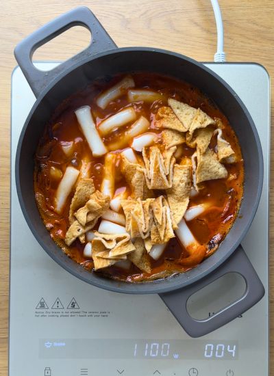 añadir fish cake tteokbokki