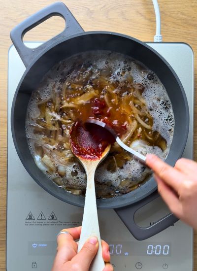 disolver gochujang tteokbokki